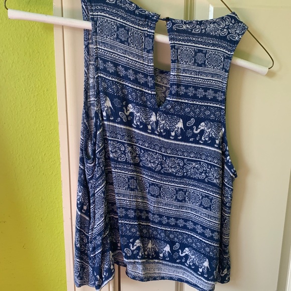 patterned blouse/tank - Picture 2 of 2